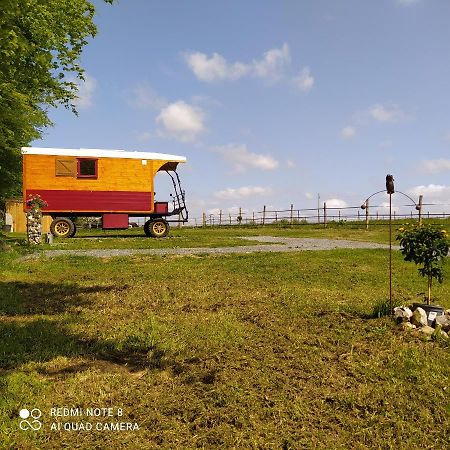 Veritable Roulotte Hippomobile "La Bailleul" Mentheville Εξωτερικό φωτογραφία