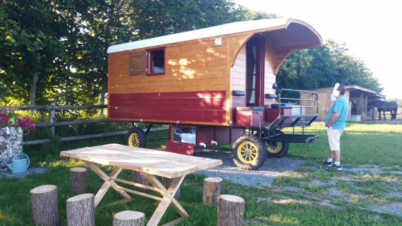 Veritable Roulotte Hippomobile "La Bailleul" Mentheville Εξωτερικό φωτογραφία